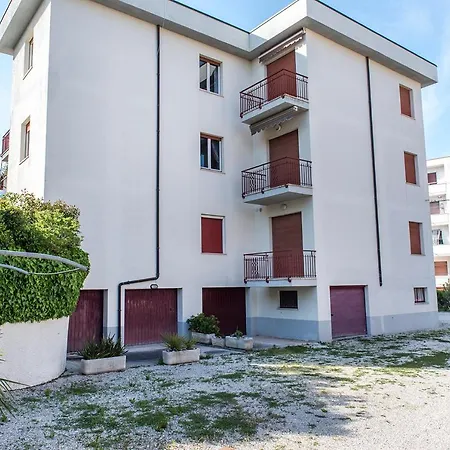 P009 - Porto Recanati, Trilocale A 600mt Dal Mare *